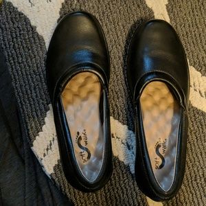 Softwalk black shoes